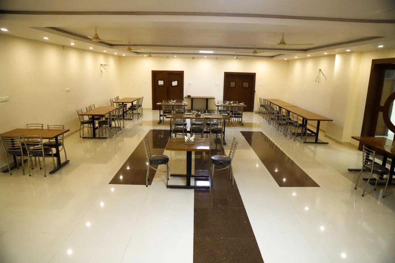 Kanha Hotel And Resort Chittorgarh Bagian luar foto