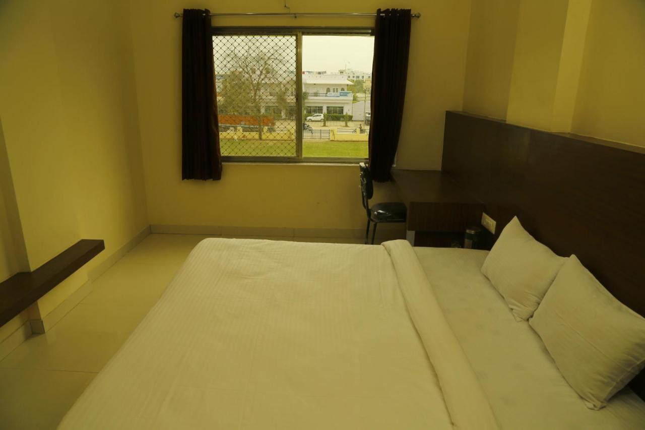 Kanha Hotel And Resort Chittorgarh Bagian luar foto